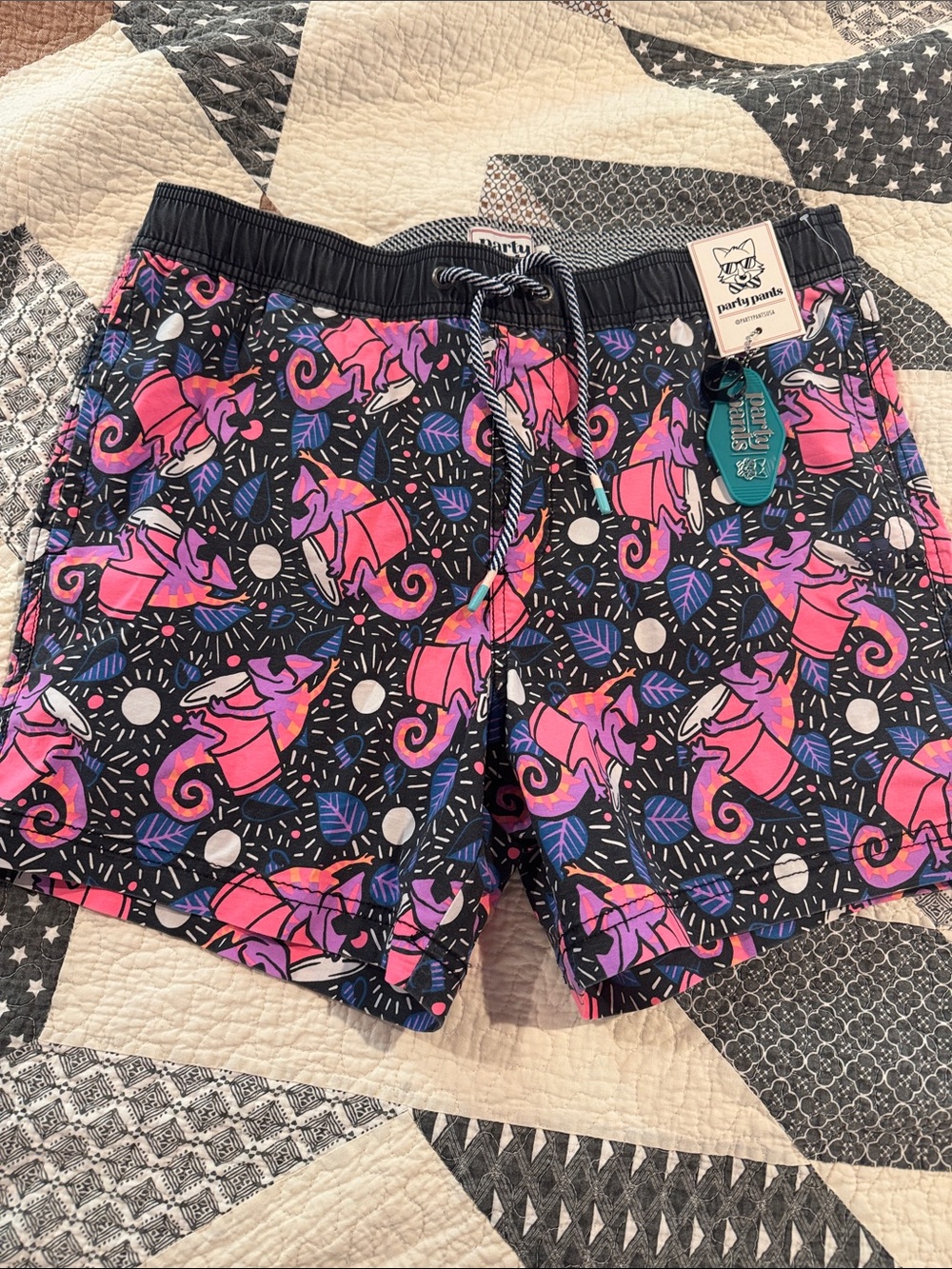 NWT party pants Men’s Black Swim Trunks with IGUANAS